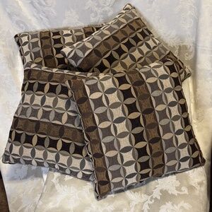 Pillow Set of 4 zippered pillows